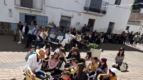 Un programa intergeneracional busca frenar la despoblación de los pueblos del interior de Castellón Un programa intergeneracional busca frenar la despoblación de los pueblos del interior de Castellón