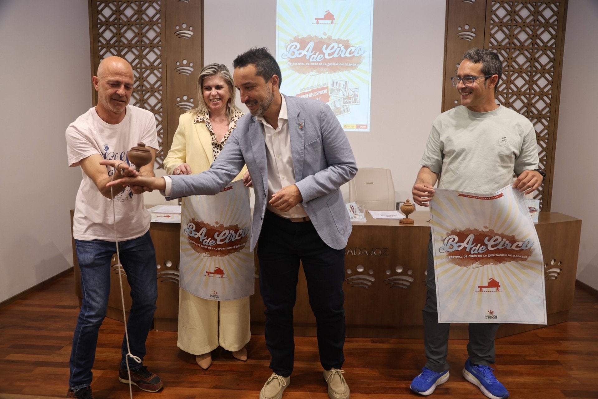 El Festival de Circo 'BAdeCirco' de la Diputación de Badajoz recalará en un total de 25 localidades con 15 compañías El Festival de Circo 'BAdeCirco' de la Diputación de Badajoz recalará en un total de 25 localidades con 15 compañías