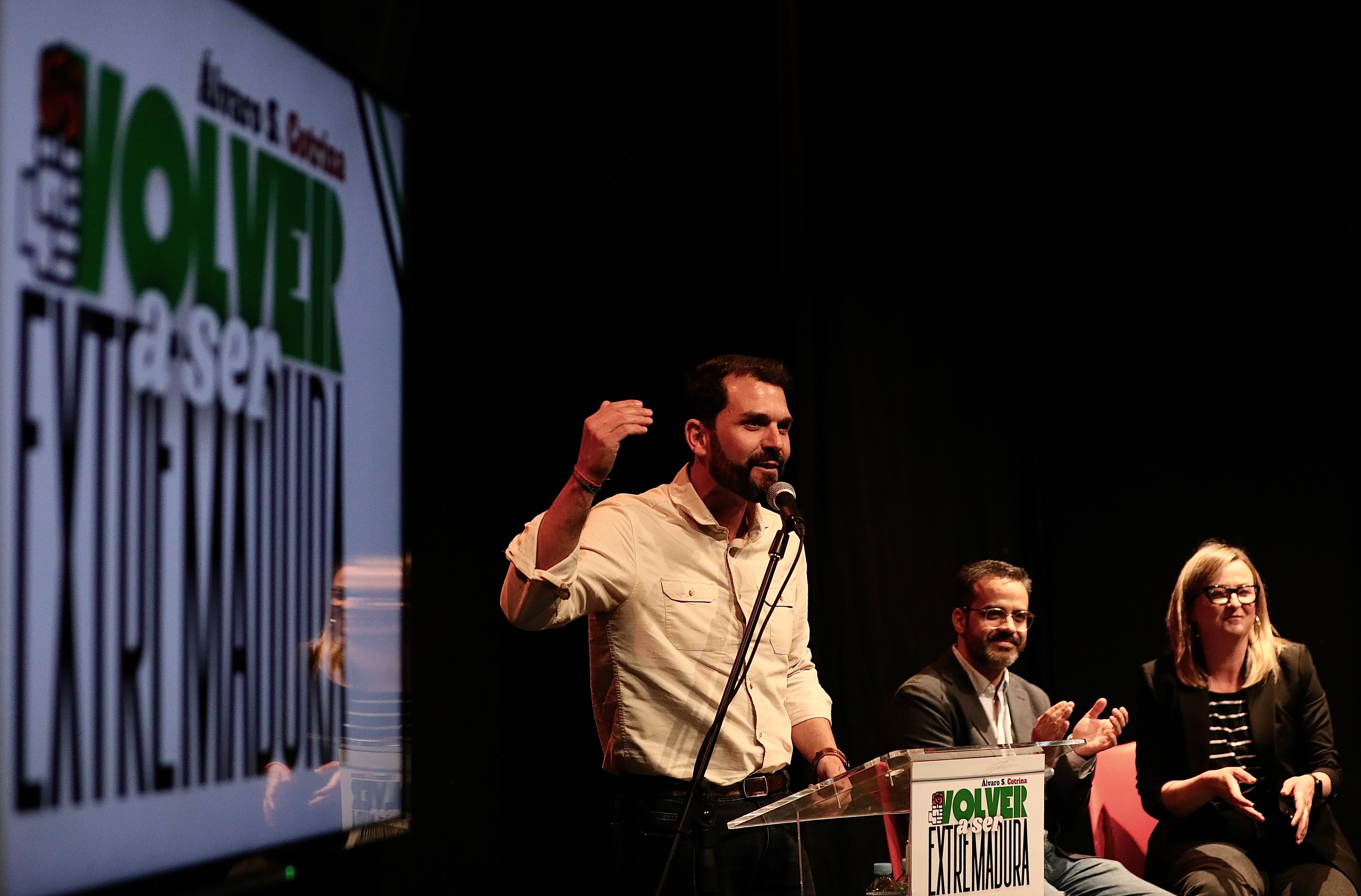 Cotrina: “Ganaremos en Badajoz, Cáceres, Plasencia y Navalmoral como lo hacemos en Mérida, con un PSOE sólido" Cotrina: “Ganaremos en Badajoz, Cáceres, Plasencia y Navalmoral como lo hacemos en Mérida, con un PSOE sólido"