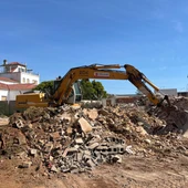 Vila-real habilitará un aparcamiento provisional en los antiguos solares de la Fundación Dolores García. Vila-real habilitará un aparcamiento provisional en los antiguos solares de la Fundación Dolores García.