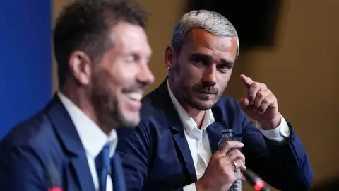 Simeone se rinde a Griezmann: "Eres admirable" Simeone se rinde a Griezmann: "Eres admirable"