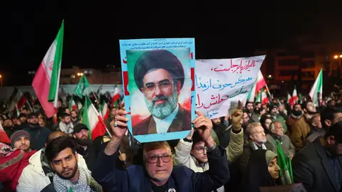 Iraníes delebran el alto el fuego en Teheránel 7 de abril de 2026. Iraníes delebran el alto el fuego en Teheránel 7 de abril de 2026./ EFE/EPA/ABEDIN TAHERKENAREH