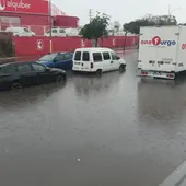 El Parque Empresarial Guadalhorce denuncia una nueva inundación en el acceso a la estación de Cercanías de la calle César Vallejo El Parque Empresarial Guadalhorce denuncia una nueva inundación en el acceso a la estación de Cercanías de la calle César Vallejo