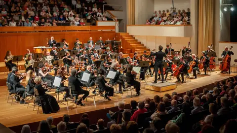La Orquesta Ciudad de Granada en una foto de archivo La Orquesta Ciudad de Granada en una foto de archivo