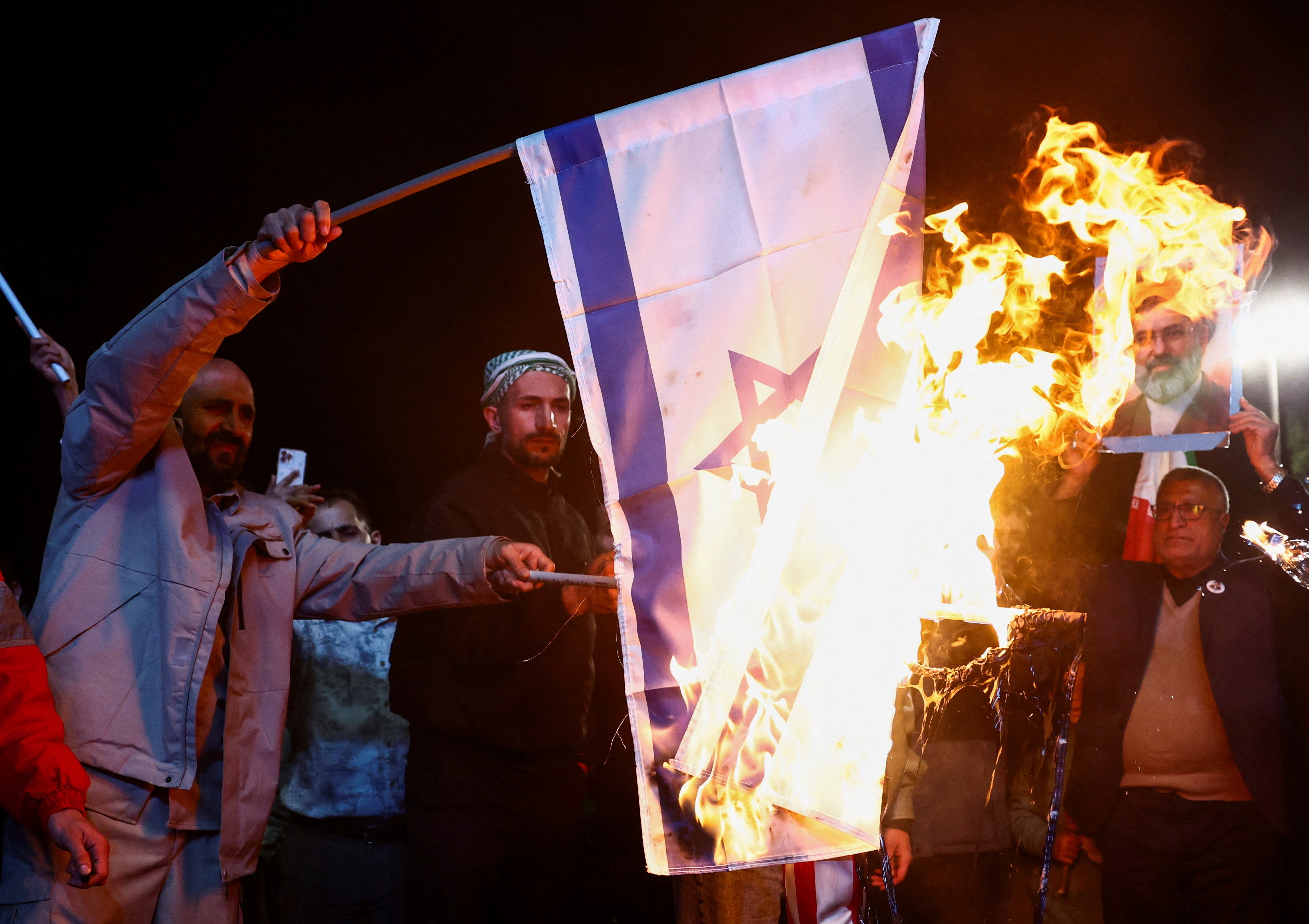 Última hora de la guerra en Irán: Trump da dos semanas más a Irán para abrir Ormuz y avanza un acuerdo de paz definitivo Última hora de la guerra en Irán: Trump da dos semanas más a Irán para abrir Ormuz y avanza un acuerdo de paz definitivo