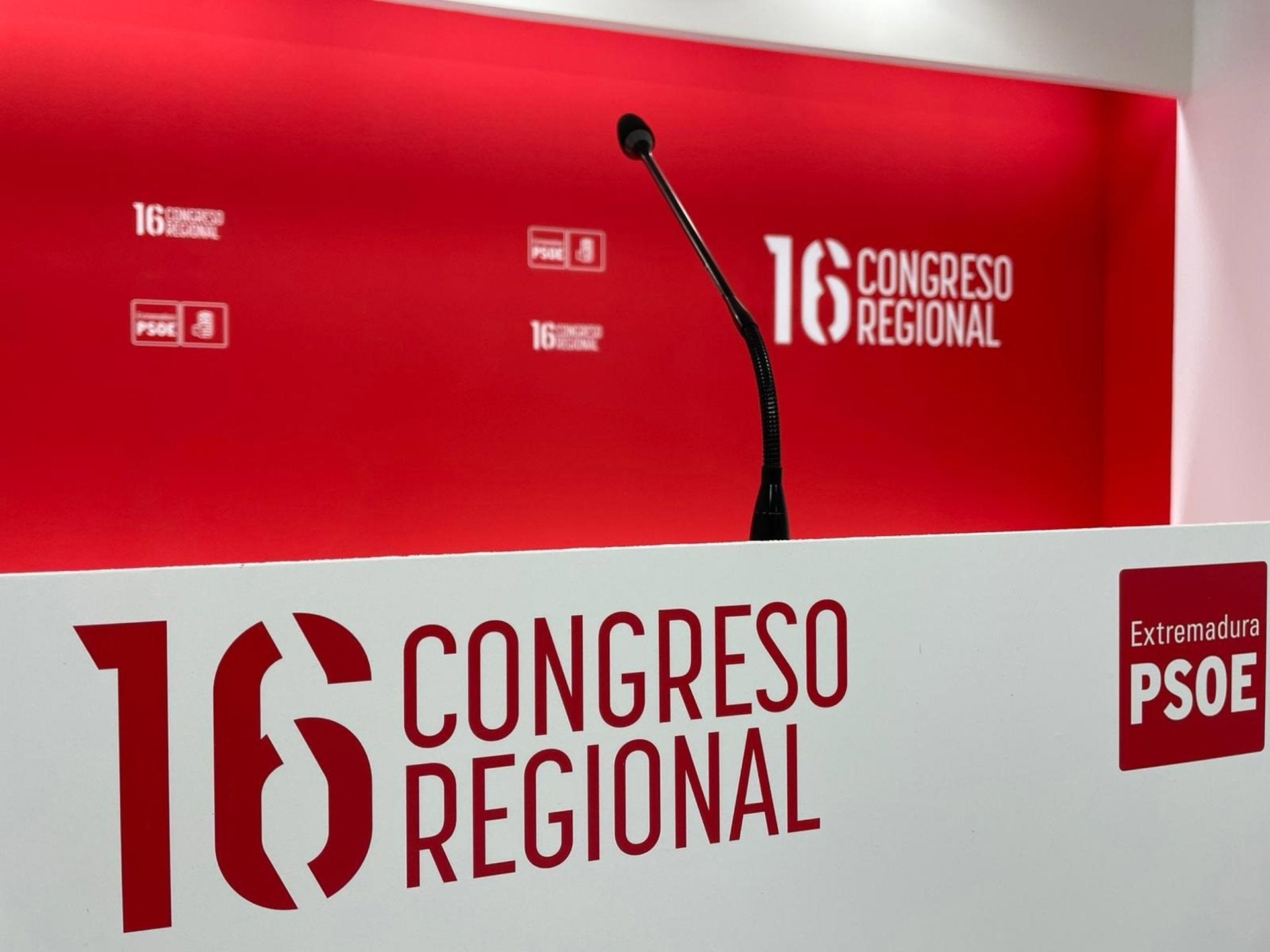 Soraya Vega y Sánchez Cotrina protagonizan este miércoles un cara a cara en el marco de las primarias del PSOE extremeño Soraya Vega y Sánchez Cotrina protagonizan este miércoles un cara a cara en el marco de las primarias del PSOE extremeño