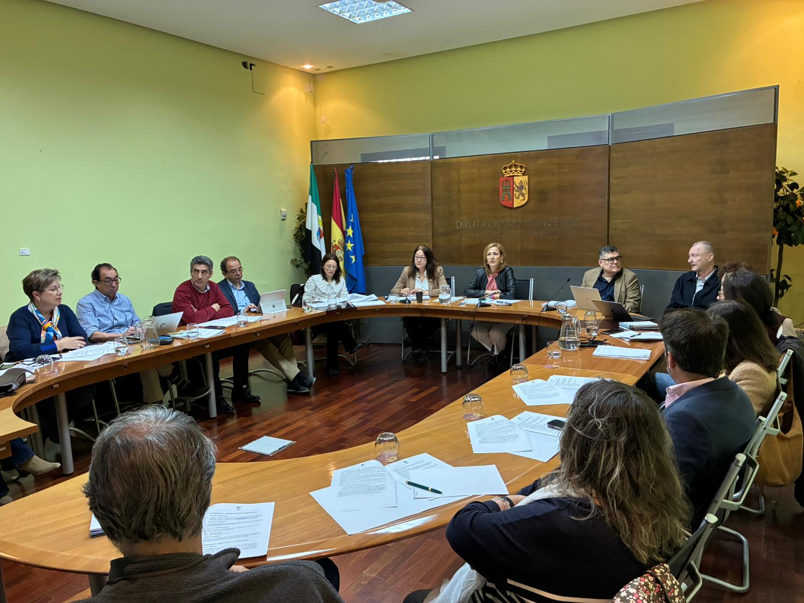 La Diputación de Cáceres impulsa la gobernanza turística en el marco del Plan “Sabores y Paisajes de las Tierras de Cáceres y Trujillo” La Diputación de Cáceres impulsa la gobernanza turística en el marco del Plan “Sabores y Paisajes de las Tierras de Cáceres y Trujillo”