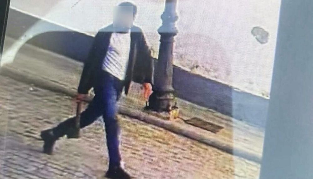 El detenido por el ataque con hacha en Montefrío pasa a disposición judicial mientras dos víctimas siguen graves El detenido por el ataque con hacha en Montefrío pasa a disposición judicial mientras dos víctimas siguen graves