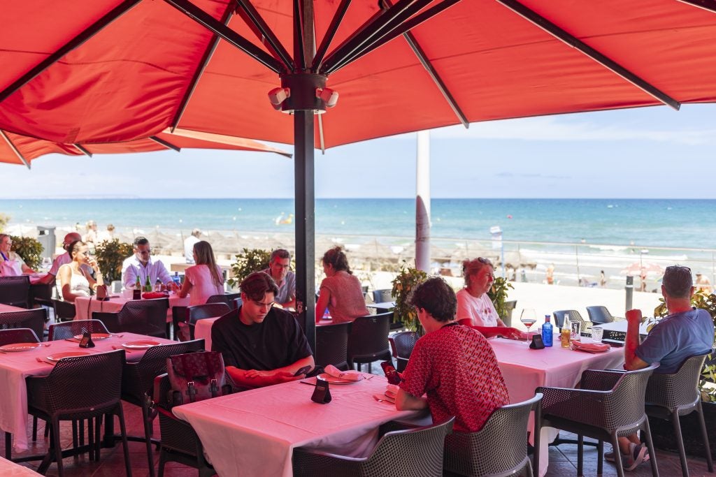 Esta Semana Santa deja mesas llenas pero con menor gasto en el sector hostelero de Torrevieja y la comarca de la Vega Baja Esta Semana Santa deja mesas llenas pero con menor gasto en el sector hostelero de Torrevieja y la comarca de la Vega Baja