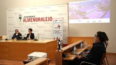 Una comunidad energética impulsada por la Diputación de Badajoz en Almendralejo abastecerá a 30 familias y diez empresas Una comunidad energética impulsada por la Diputación de Badajoz en Almendralejo abastecerá a 30 familias y diez empresas