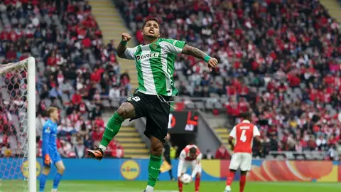 Braga y Betis dejan todo abierto para la vuelta Braga y Betis dejan todo abierto para la vuelta