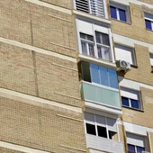 Vecinos del barrio de Santa María de Ordás se muestran "optimistas, pero cautos" tras la paralización del edificio de ocho plantas Vecinos del barrio de Santa María de Ordás se muestran "optimistas, pero cautos" tras la paralización del edificio de ocho plantas
