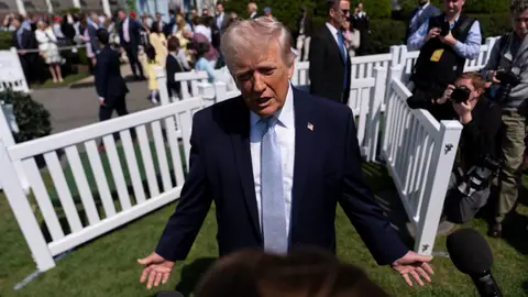 El presidente de Estados Unidos, Donald Trump, atiende a los medios de comunicación en la Casa Blanca El presidente de Estados Unidos, Donald Trump, atiende a los medios de comunicación en la Casa Blanca