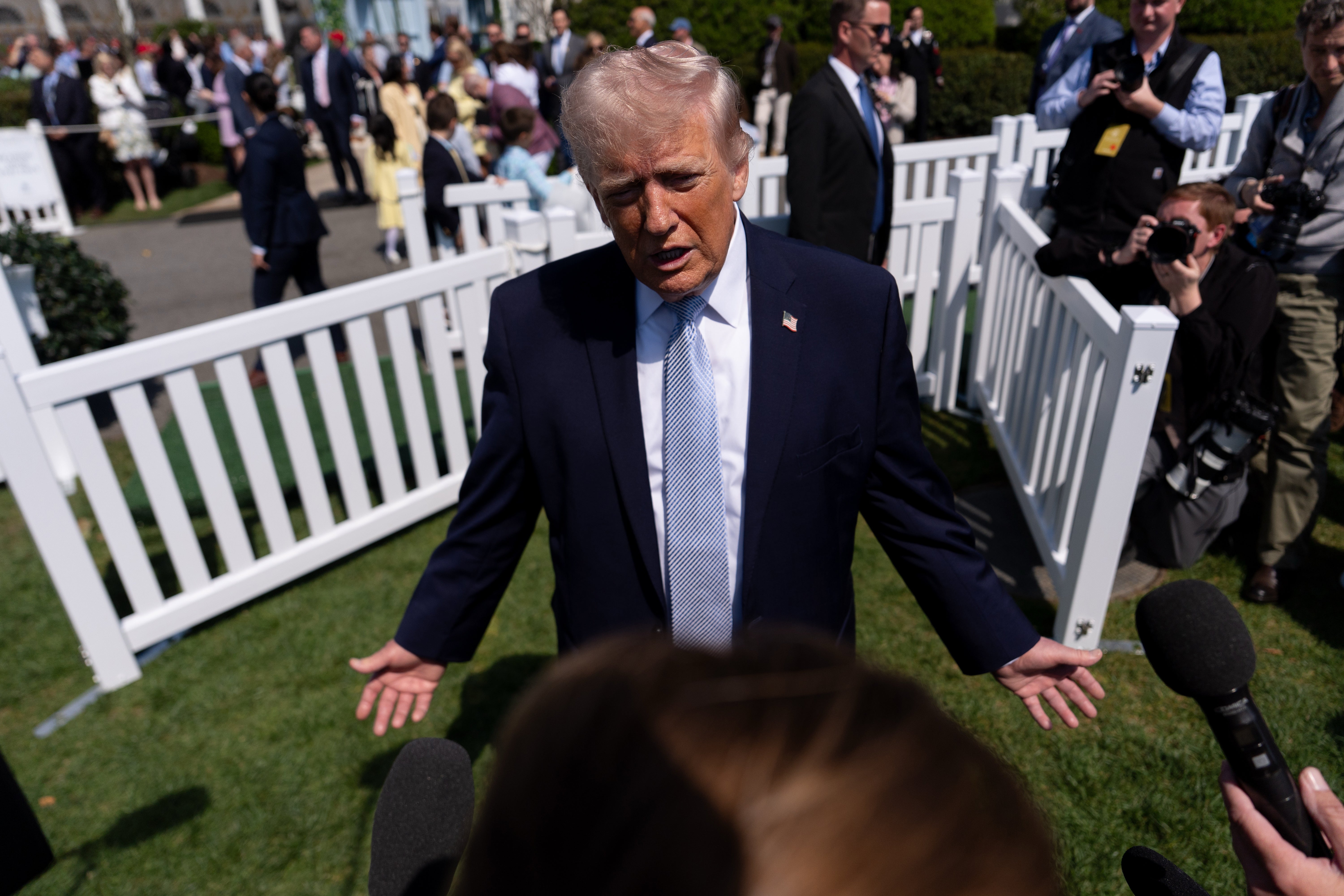 El gabinete: El alto al fuego de Trump en Irán se topa con la intolerancia de Netanyahu en el Líbano episode artwork