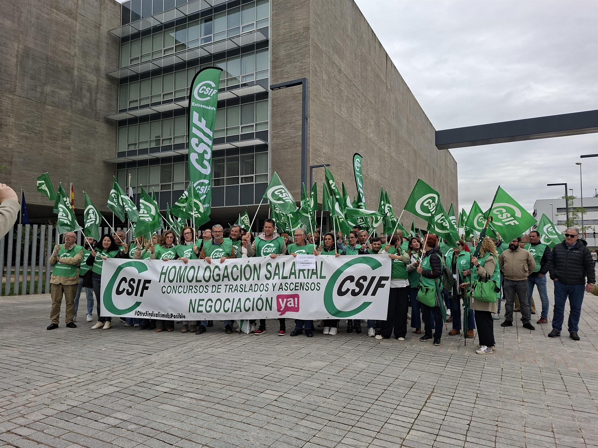 CSIF pide a la Junta negociar ya la equiparación salarial en Administración General a la media del resto de CCAA CSIF pide a la Junta negociar ya la equiparación salarial en Administración General a la media del resto de CCAA