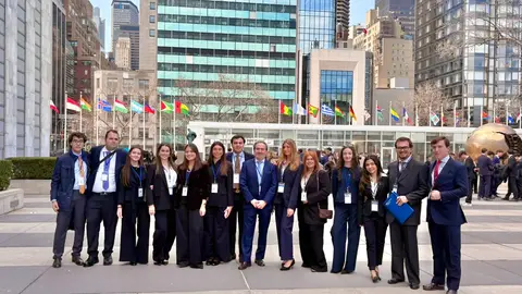 Doce estudiantes de la Universidad CEU Fernando III participan en el Change the World Model United Nations en Nueva York Doce estudiantes de la Universidad CEU Fernando III participan en el Change the World Model United Nations en Nueva York