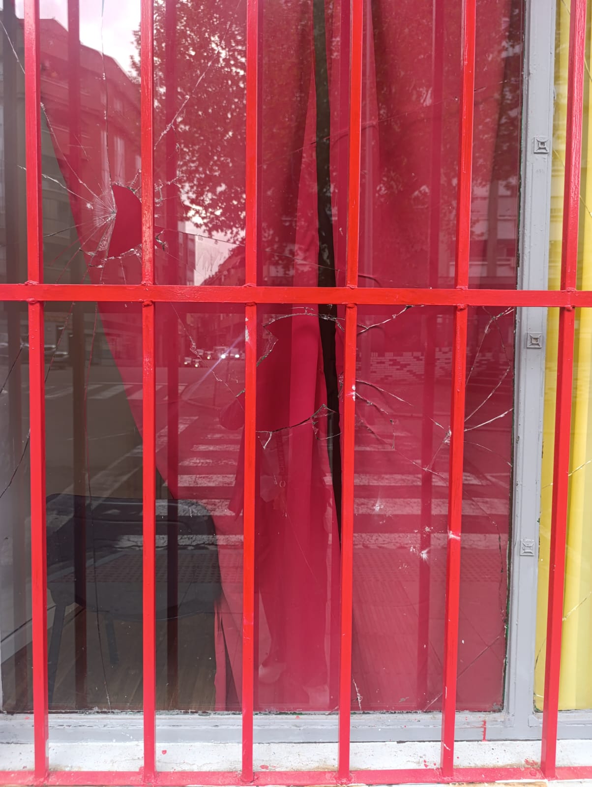 Vandalizan la sede del PCE en Talavera Vandalizan la sede del PCE en Talavera