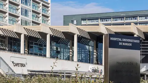 Vista del Hospital Universitario de Burgos en donde fallecieron dos pacientes oncológicos por un error en el medicamento. Vista del Hospital Universitario de Burgos en donde fallecieron dos pacientes oncológicos por un error en el medicamento. EFE/ Santi Otero