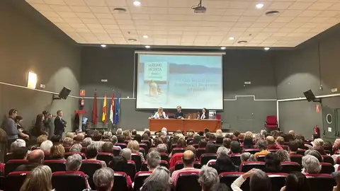 Salón de Actos de Aguirre Salón de Actos de Aguirre