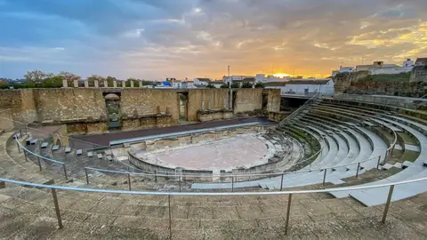Itálica programa visitas guiadas gratuitas en primavera que incluyen el teatro romano y las termas menores Itálica programa visitas guiadas gratuitas en primavera que incluyen el teatro romano y las termas menores