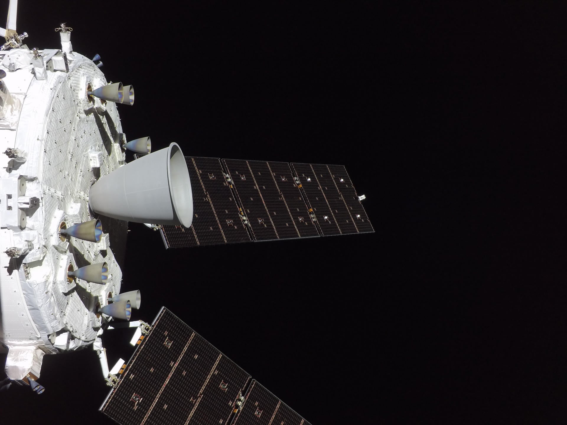 Un científico de la NASA explica cómo será el regreso de Artemis II a la Tierra: "Existen tres niveles de protección por si ocurren fallos" Un científico de la NASA explica cómo será el regreso de Artemis II a la Tierra: "Existen tres niveles de protección por si ocurren fallos"