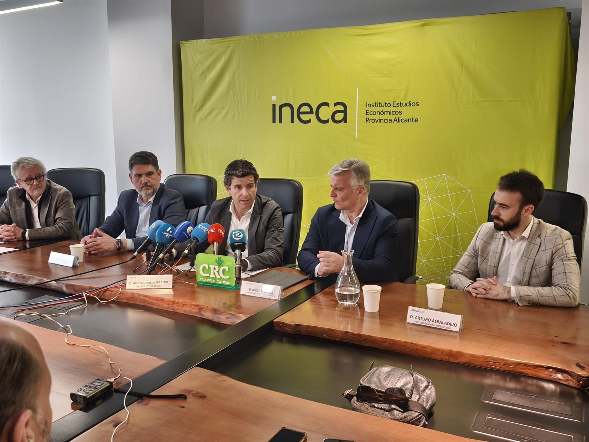 La economía de la provincia de Alicante arrastra salarios bajos y serias dificultades para acceder a una vivienda La economía de la provincia de Alicante arrastra salarios bajos y serias dificultades para acceder a una vivienda