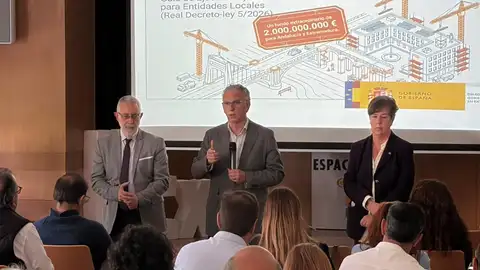 La Delegación del Gobierno informa a 97 municipios de Cáceres sobre las subvenciones para paliar los daños de las borrascas La Delegación del Gobierno informa a 97 municipios de Cáceres sobre las subvenciones para paliar los daños de las borrascas