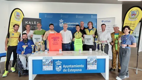 El Ayuntamiento de Estepona presenta la camiseta oficial del la XIII Carrera Urbana 10 KM, una de las más populares de Andalucía El Ayuntamiento de Estepona presenta la camiseta oficial del la XIII Carrera Urbana 10 KM, una de las más populares de Andalucía