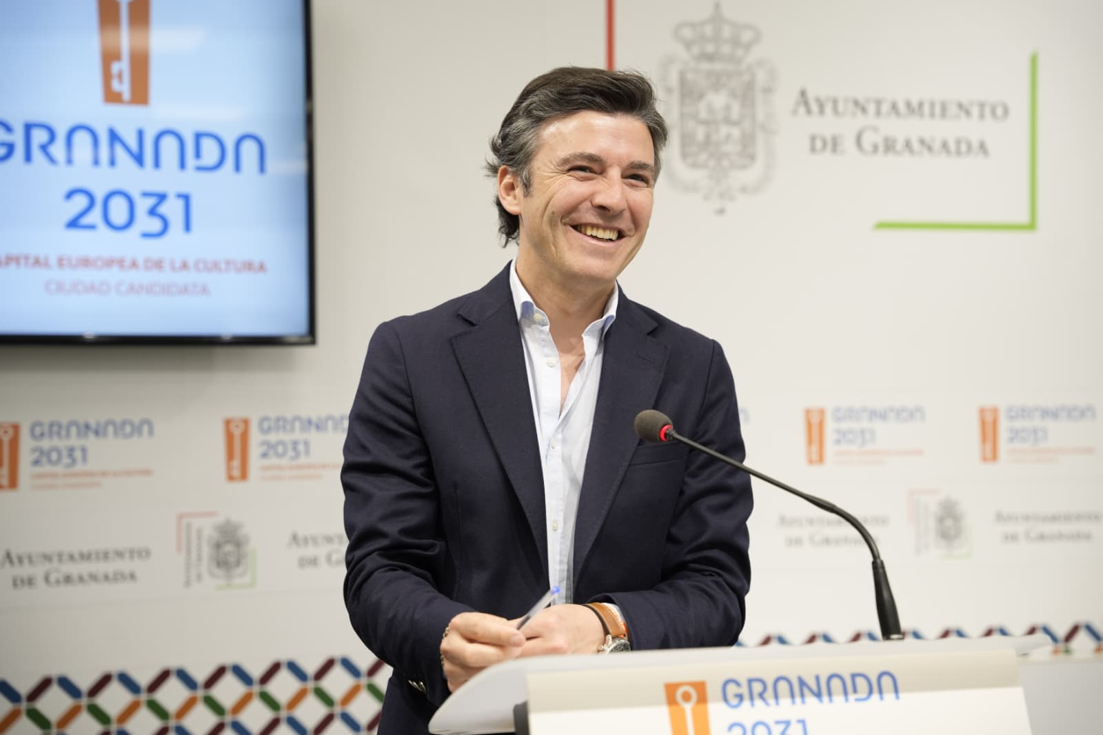 “No se plantea derribar establecimientos”: el Ayuntamiento avala el McDonald’s del Mulhacén y propone corregir excesos urbanísticos “No se plantea derribar establecimientos”: el Ayuntamiento avala el McDonald’s del Mulhacén y propone corregir excesos urbanísticos