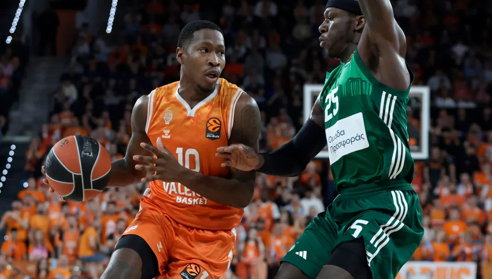 El base estadounidense del valencia Basket Omari Moore El base estadounidense del valencia Basket Omari Moore