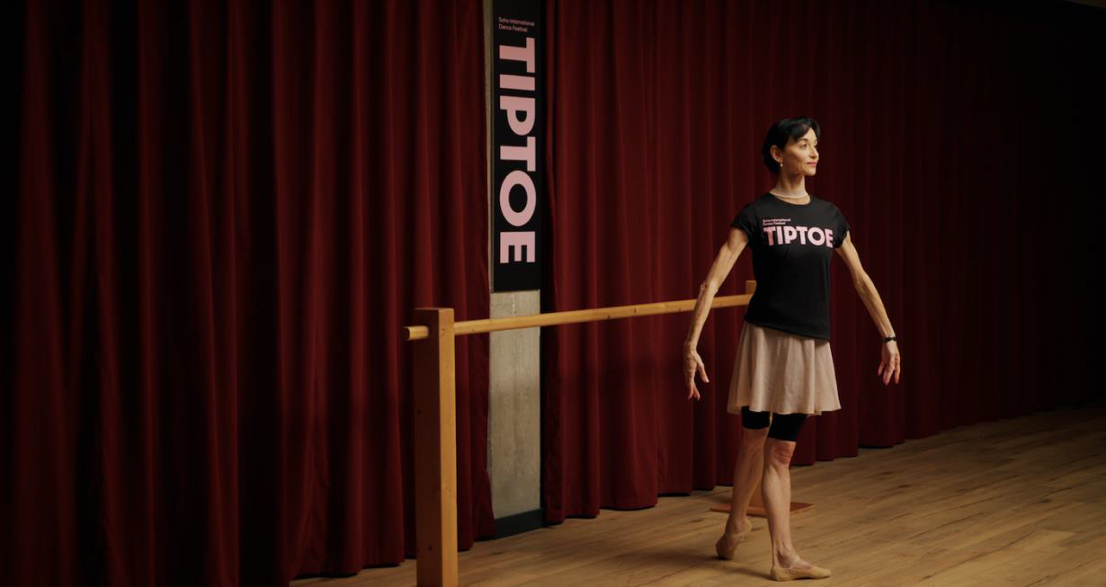 El Teatro del SohoCaixabank organiza este domingo la Barra de ballet en Muelle Uno TIP TOE Soho International Dance Festival — Más de uno cover