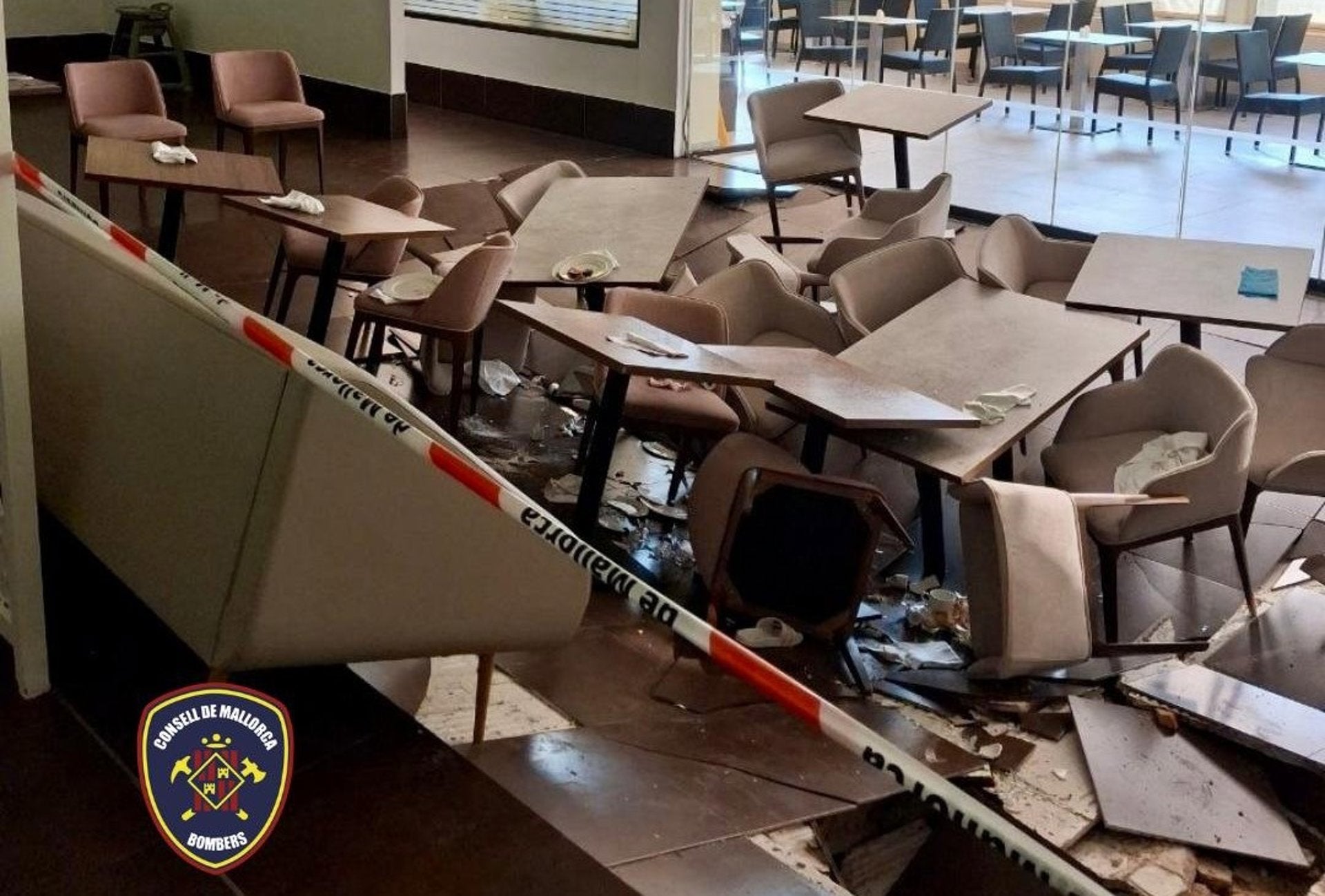 Cierra el hotel del derrumbe de Calvià y realoja a los más de 500 huéspedes en otros establecimientos de la cadena Cierra el hotel del derrumbe de Calvià y realoja a los más de 500 huéspedes en otros establecimientos de la cadena