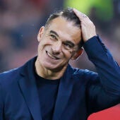 El entrenador del Sevilla, Luis García, durante el partido de LaLiga de fútbol que Sevilla FC y Atlético de Madrid disputan este sábado en estadio Ramón Sánchez-Pizjuán.