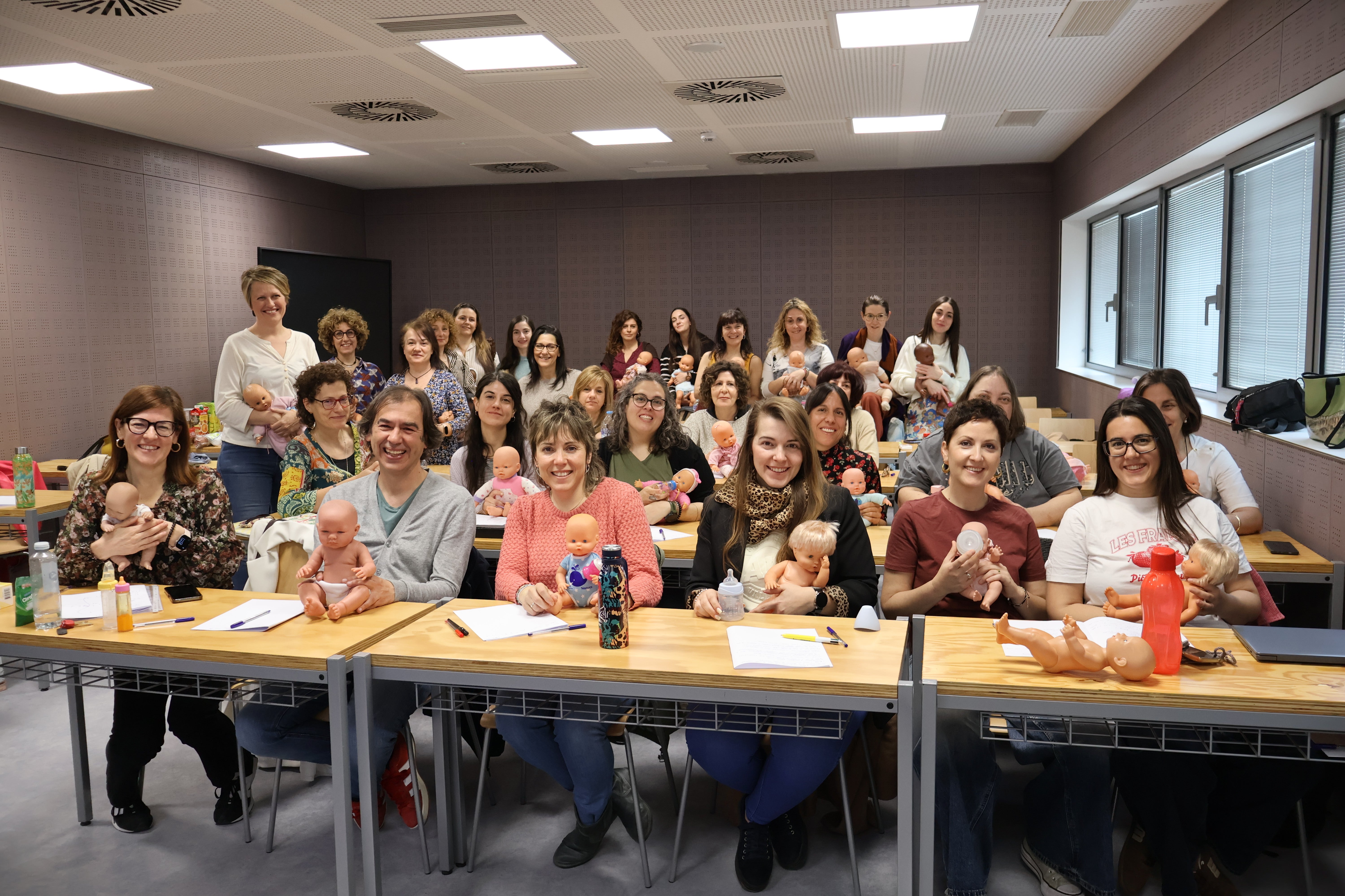 El Hospital Universitario de Cuenca acoge un curso regional sobre alimentación y cuidados neonatales para profesionales de Atención Temprana El Hospital Universitario de Cuenca acoge un curso regional sobre alimentación y cuidados neonatales para profesionales de Atención Temprana