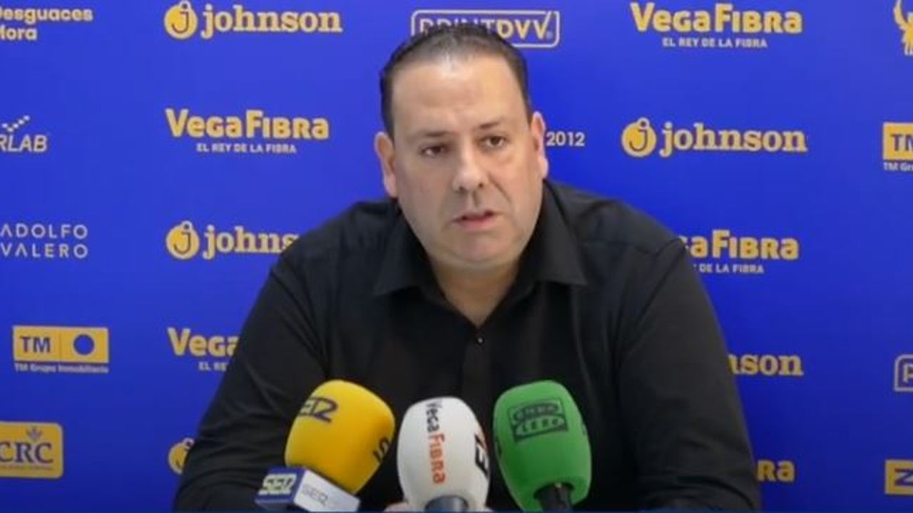 Eloy Moreno pide perdón, llama a la unidad y mantiene viva la ambición del Orihuela CF Eloy Moreno pide perdón, llama a la unidad y mantiene viva la ambición del Orihuela CF
