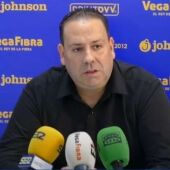 Eloy Moreno, presidente del Orihuela CF, interviniendo en una rueda de prensa 