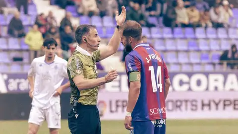 Pulido acababa expulsado ante el Deportivo Pulido acababa expulsado ante el Deportivo