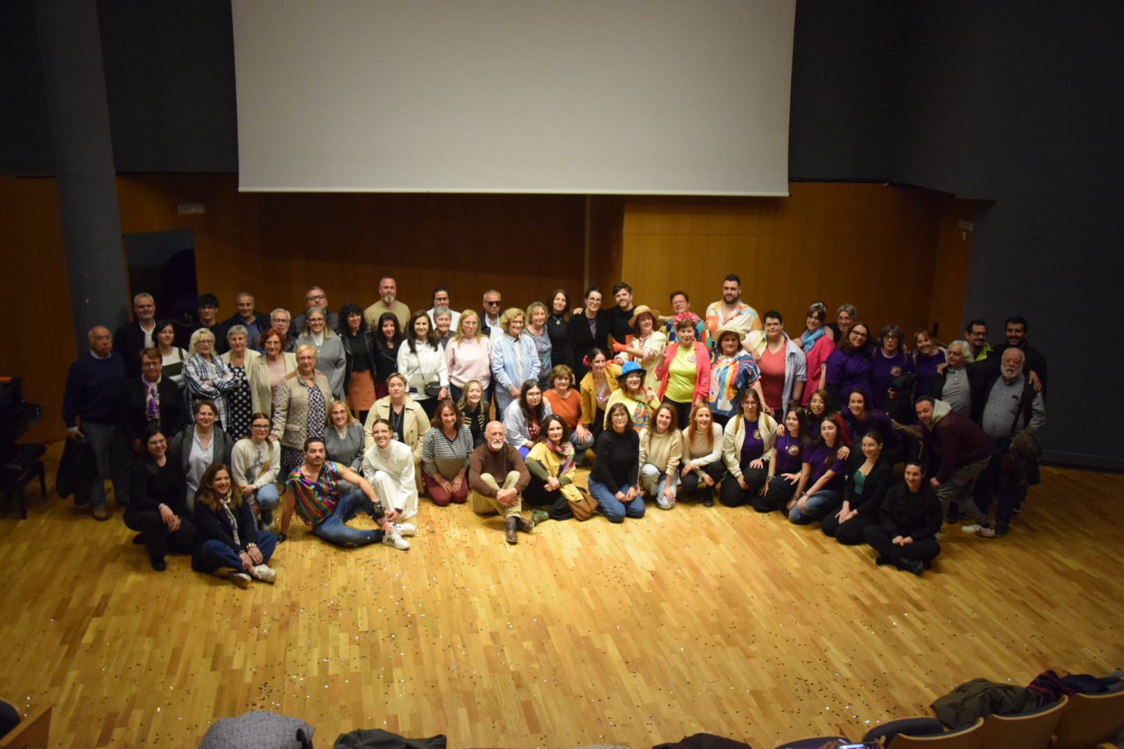 Nueve grupos cierran el curso de la Escuela Provincial de Teatro en una gala en el Auditorio José Luis Perales Nueve grupos cierran el curso de la Escuela Provincial de Teatro en una gala en el Auditorio José Luis Perales