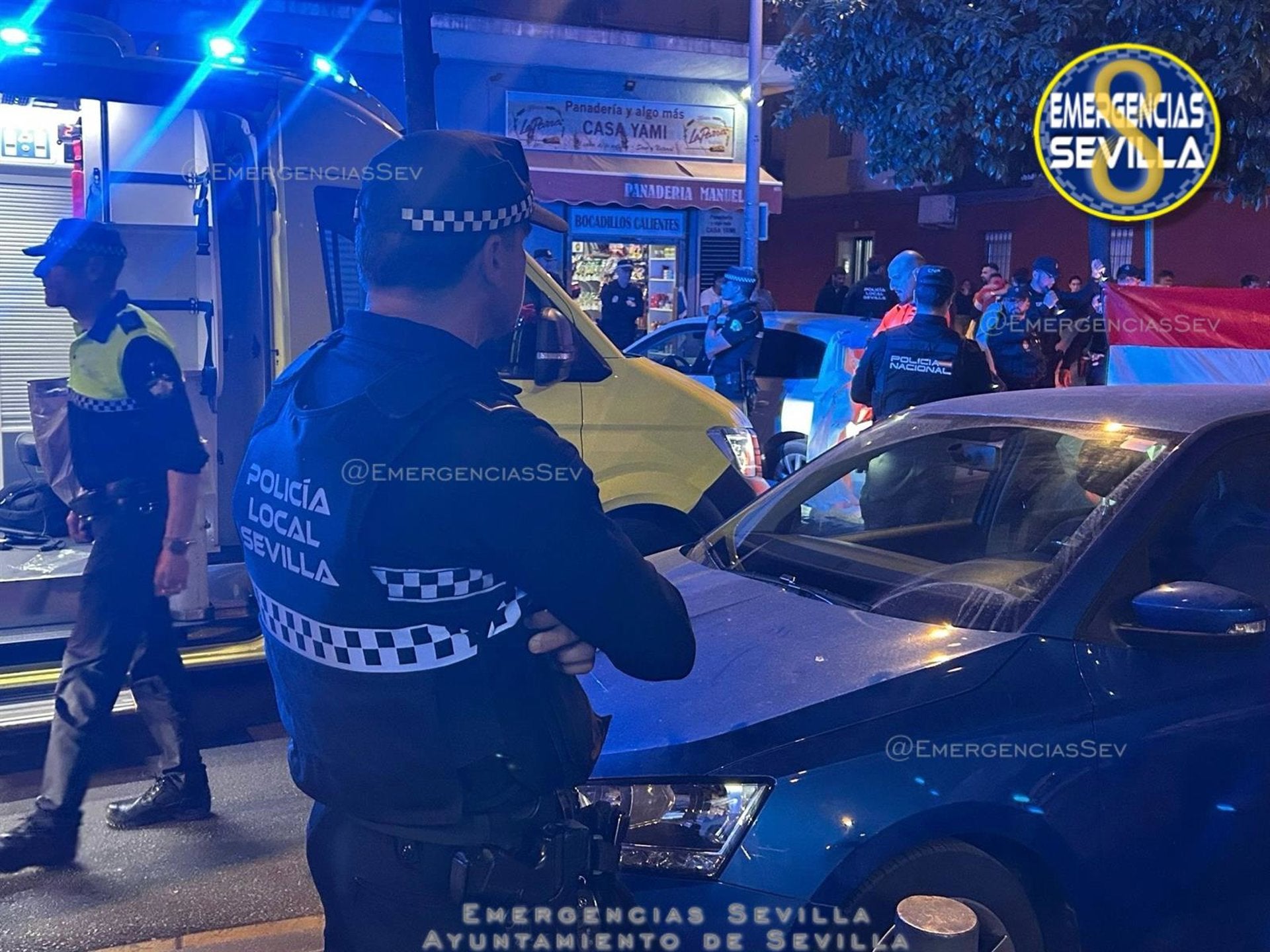 Fallece en el hospital Virgen del Rocío el menor atropellado por un vehículo el pasado viernes en Triana Fallece en el hospital Virgen del Rocío el menor atropellado por un vehículo el pasado viernes en Triana