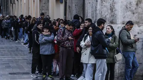 El Govern llevará al Tribunal Supremo el decreto de regularización de migrantes El Govern llevará al Tribunal Supremo el decreto de regularización de migrantes
