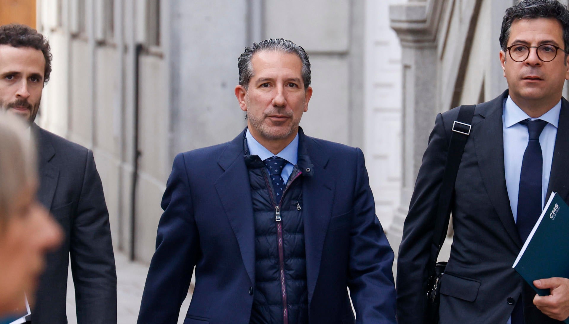 Un ex alto cargo de Transportes afirma que Koldo le indicó comprar el doble de mascarillas en la trama: "Ocho millones o nada" Un ex alto cargo de Transportes afirma que Koldo le indicó comprar el doble de mascarillas en la trama: "Ocho millones o nada"