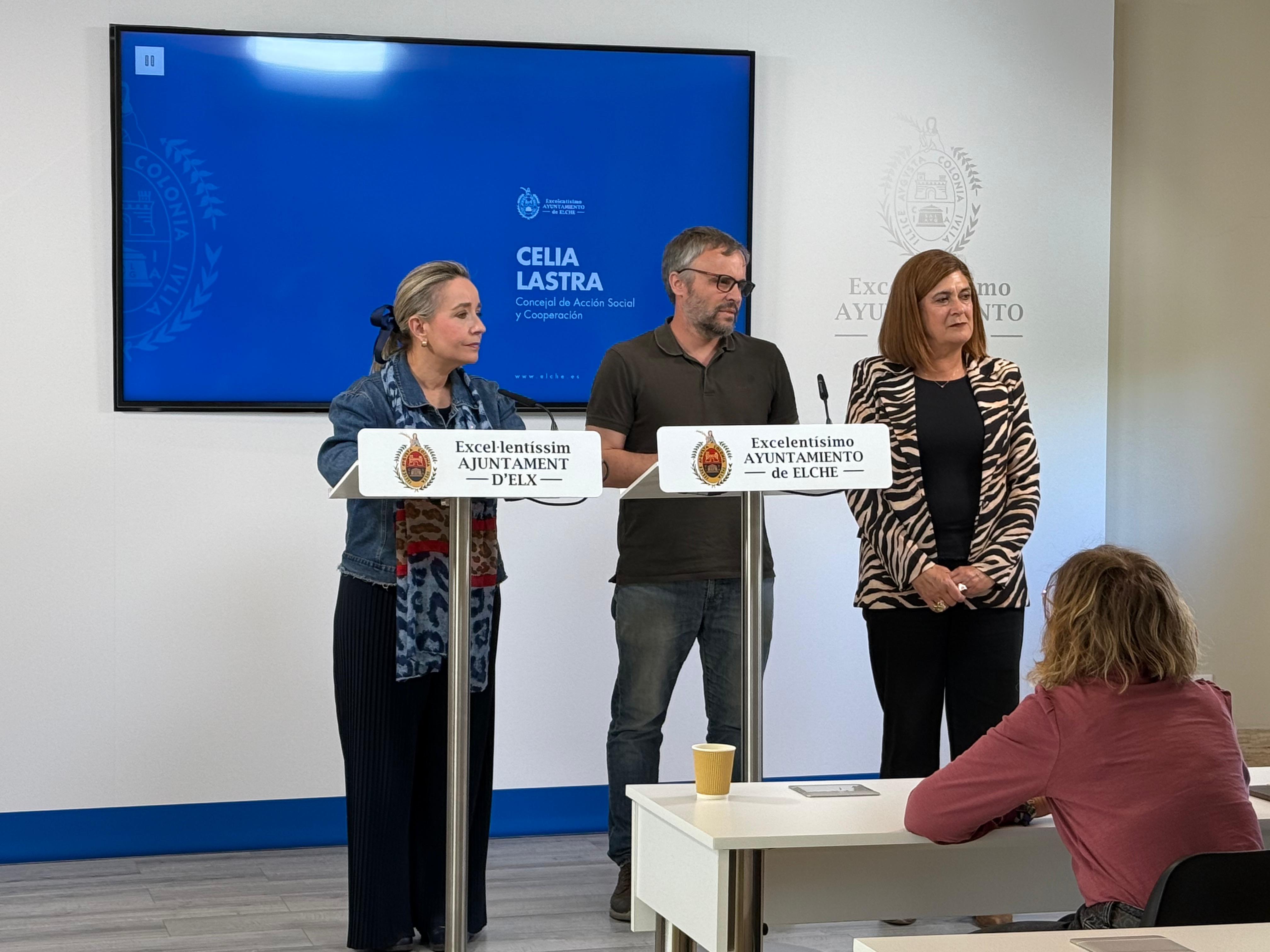 El Ayuntamiento de Elche pone en marcha una nueva zonificación de la Atención Primaria de los Servicios Sociales El Ayuntamiento de Elche pone en marcha una nueva zonificación de la Atención Primaria de los Servicios Sociales
