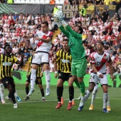 El Rayo Vallecano, ilusionado y precavido para hacer historia en Atenas