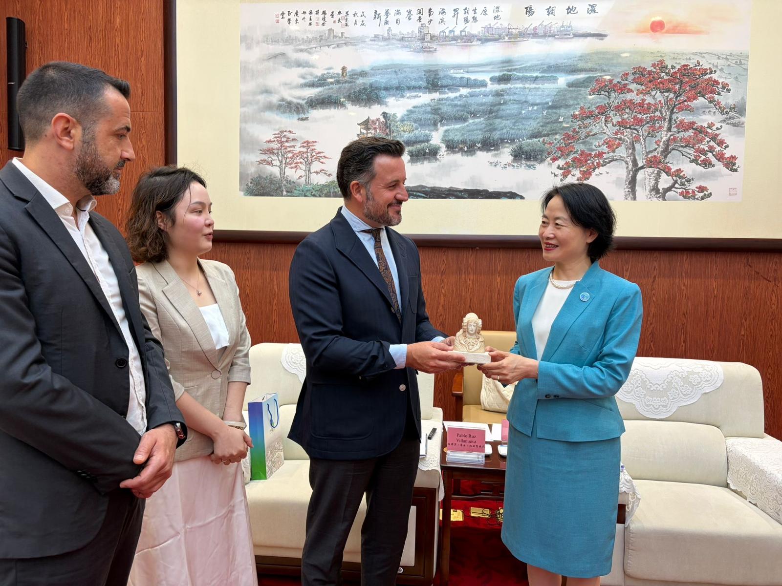 Una delegación institucional de Elche explora la apertura de nuevas oportunidades de inversión en China Una delegación institucional de Elche explora la apertura de nuevas oportunidades de inversión en China