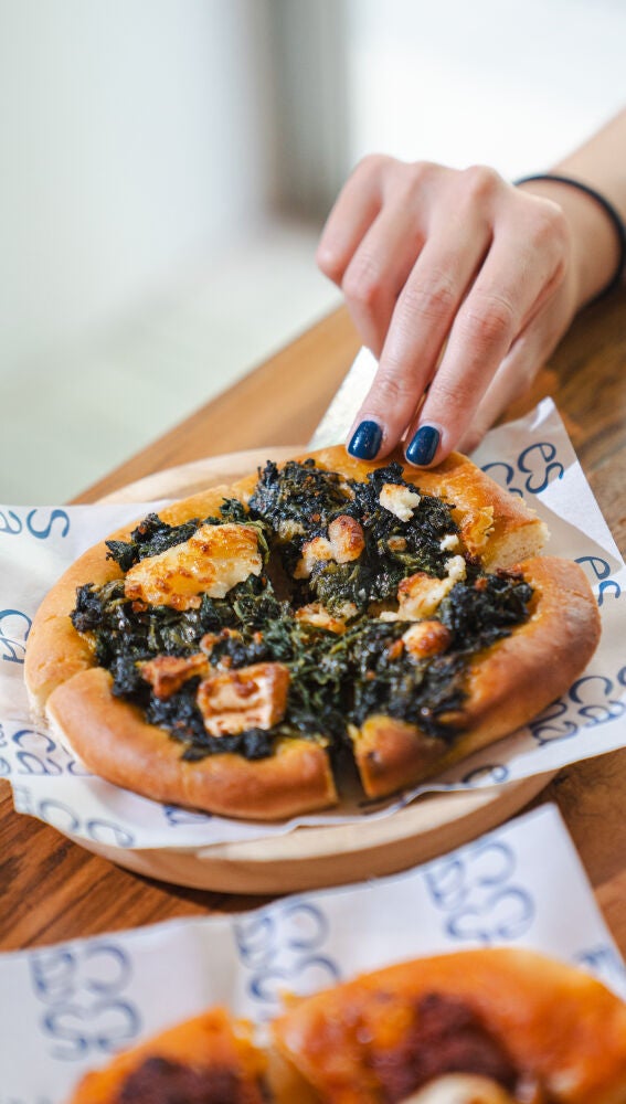 Coca de espinacas de Escama. 