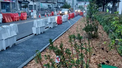 La alcaldesa Goretti Sanmartín visita las obras del Barrio Verde de Pontepedriña, donde se implementa un sistema pionero para la gestión de las aguas pluviales La alcaldesa Goretti Sanmartín visita las obras del Barrio Verde de Pontepedriña, donde se implementa un sistema pionero para la gestión de las aguas pluviales