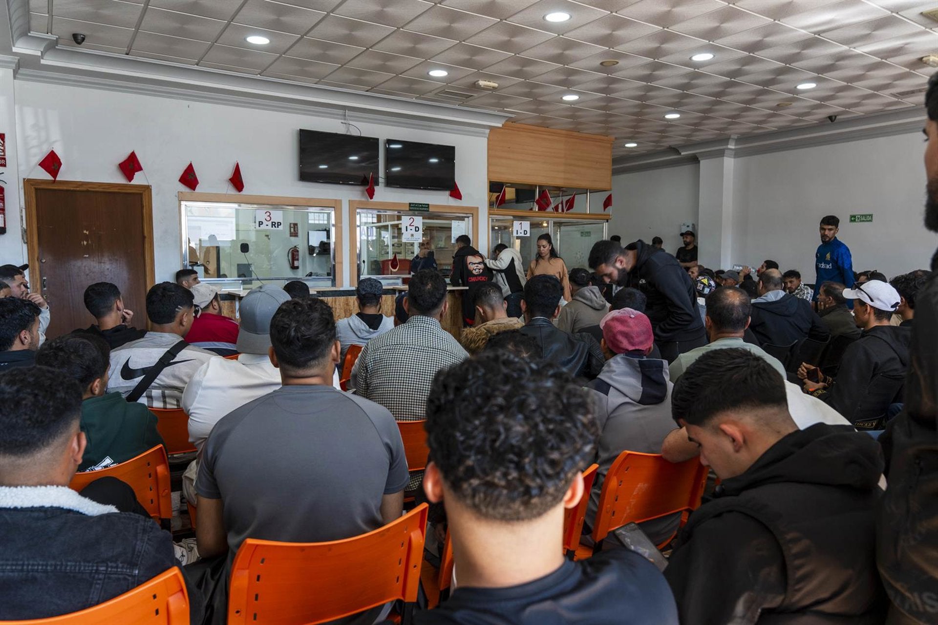 Almería será la única oficina de Andalucía para tramitar la regularización extraordinaria de extranjeros Almería será la única oficina de Andalucía para tramitar la regularización extraordinaria de extranjeros