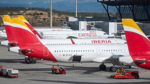 Aviones de Iberia en el aeropuerto Adolfo Su&aacute;rez - Madrid Barajas