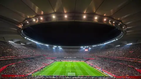 Dispositivo de seguridad listo para la final de la Copa del Rey este sábado en el Estadio de la Cartuja entre Atleti y Real Sociedad. Dispositivo de seguridad listo para la final de la Copa del Rey este sábado en el Estadio de la Cartuja entre Atleti y Real Sociedad.