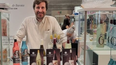 Pablo Lodeiros, de Bodegas Lodeiros, no Salón Gourmets coa paisaxe que sabe da Deputación da Coruña Pablo Lodeiros, de Bodegas Lodeiros, no Salón Gourmets coa paisaxe que sabe da Deputación da Coruña